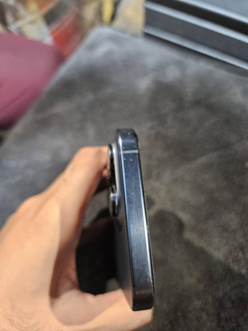 Apple iPhone 15 Pro Max 4