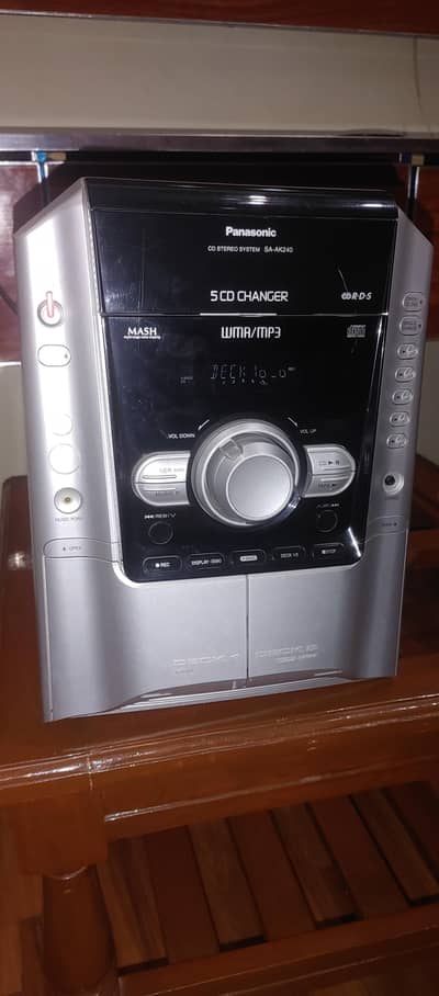 panasonic SA-AK 240 CD stereio system.