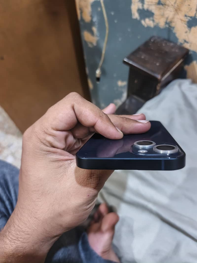 Apple iPhone 13 3