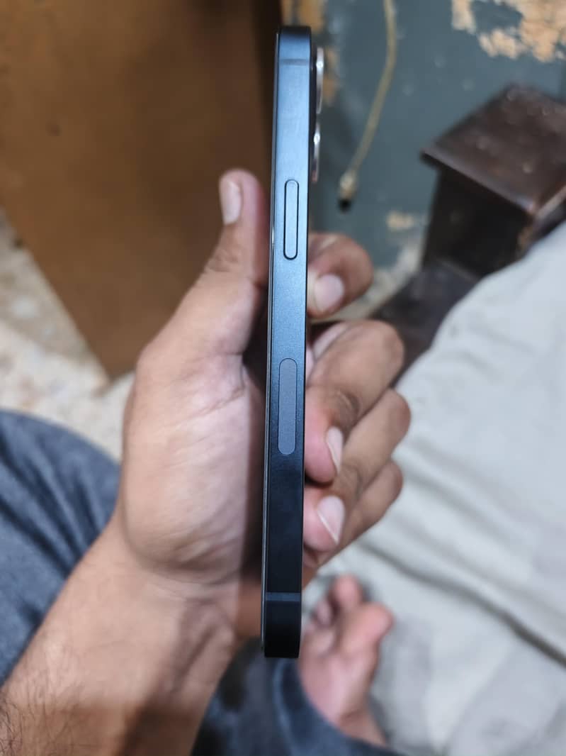 Apple iPhone 13 4