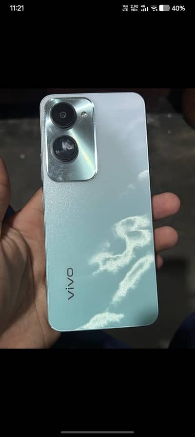 Vivo Y18 in good condition box sath ha
