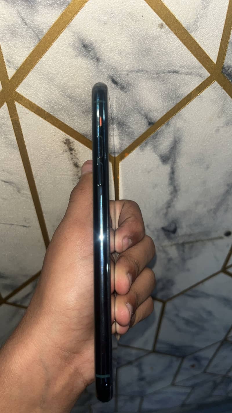 Apple iPhone 11 Pro Max 3