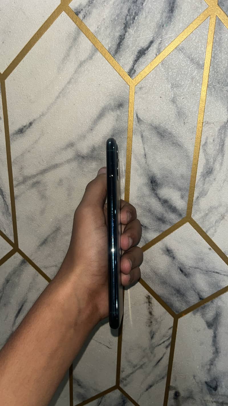 Apple iPhone 11 Pro Max 5