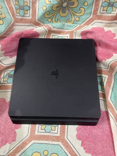 Ps 4 slim