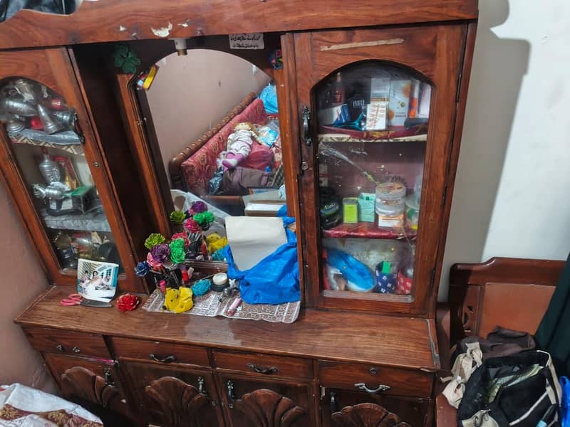 Dressing table 0