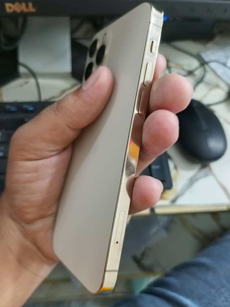 Apple iPhone 12 Pro 1