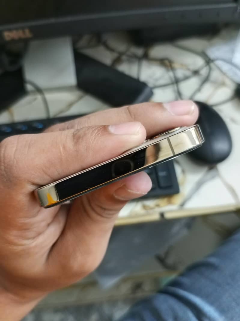 Apple iPhone 12 Pro 3