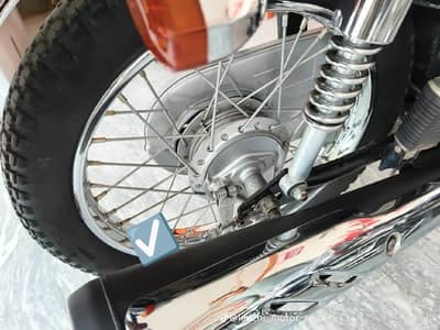 Honda 125 24 model black color 10/10 condition thora less hojay gan