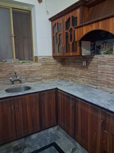 5 marla 2nd floor for rent