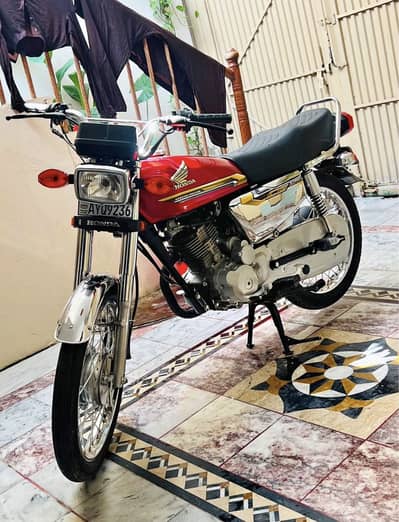 Honda Cg 125 self start 10/10 condition urgent sale