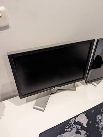 dell monitor 10/10 condition 900p 19inch