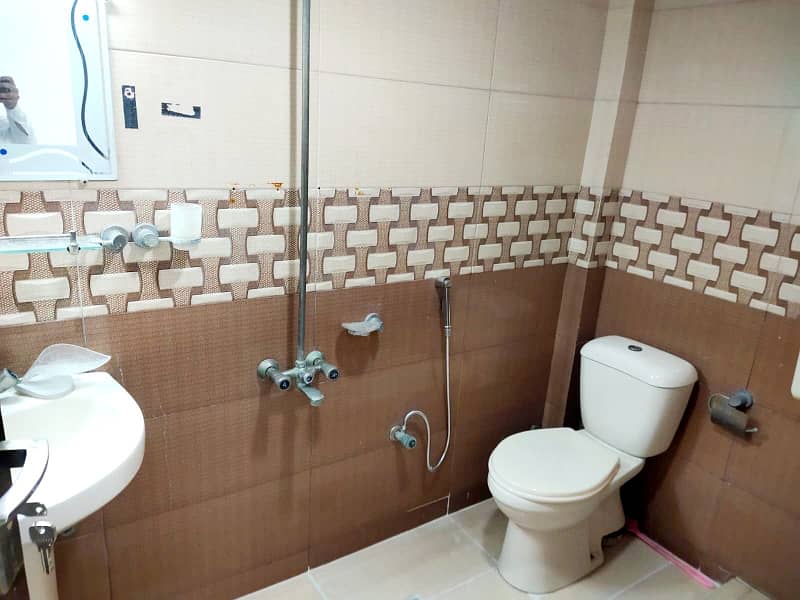 10 Marla Ground Floor with All Basic Necessities 5