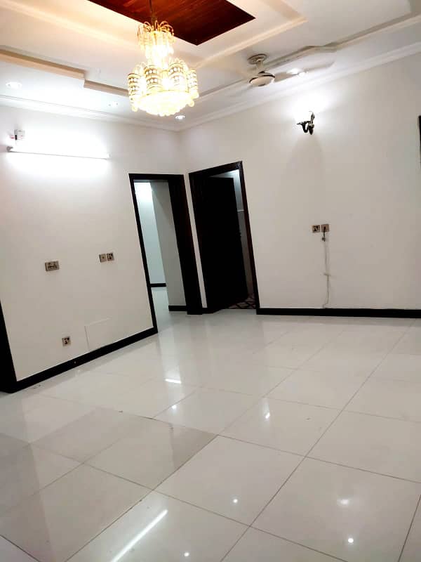 10 Marla Ground Floor with All Basic Necessities 7