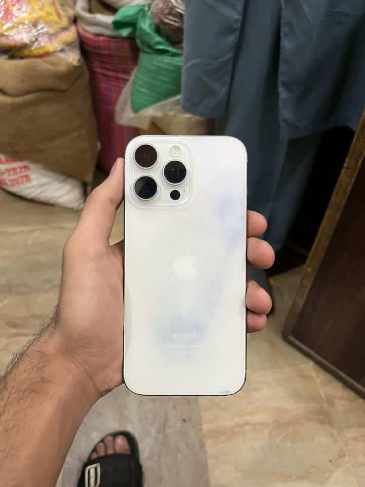 Apple iPhone 16 Pro Max 0