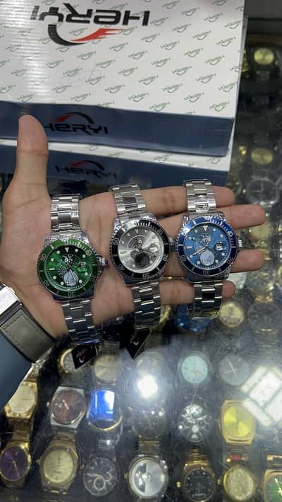  **Your Perfect Watch Awaits!**  Complete your look with a premium m