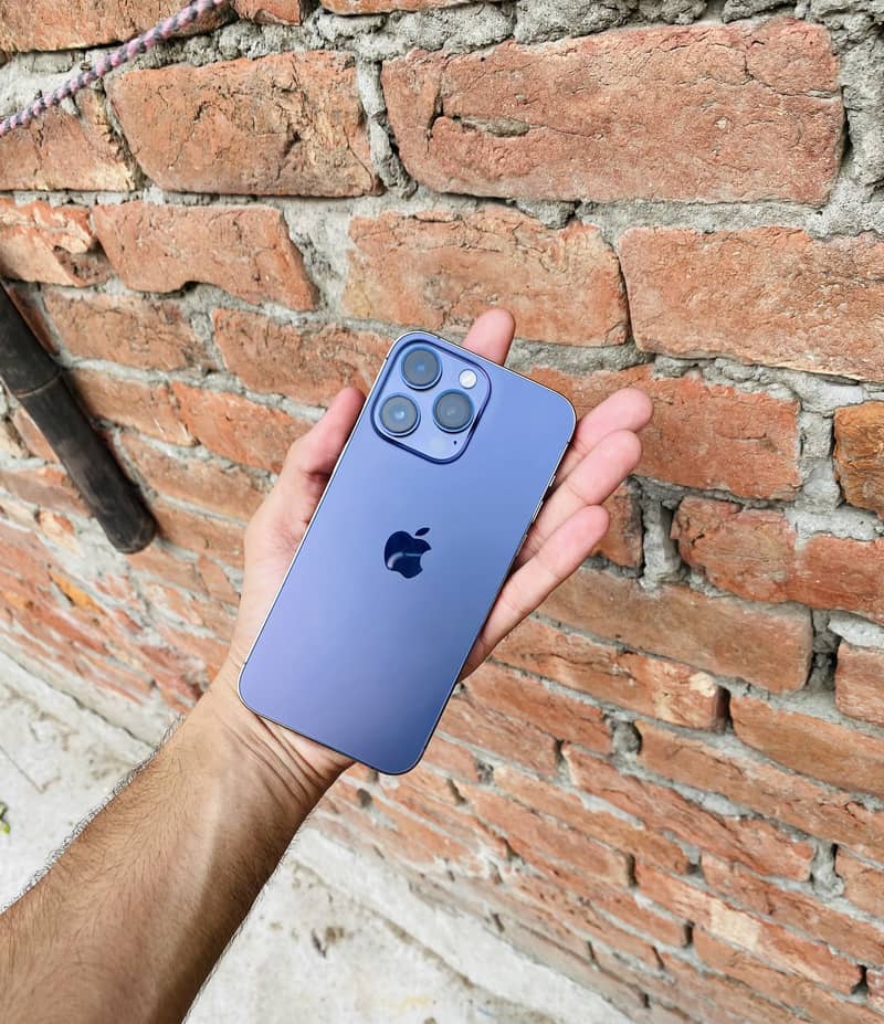 Apple iPhone 14 Pro Max 0