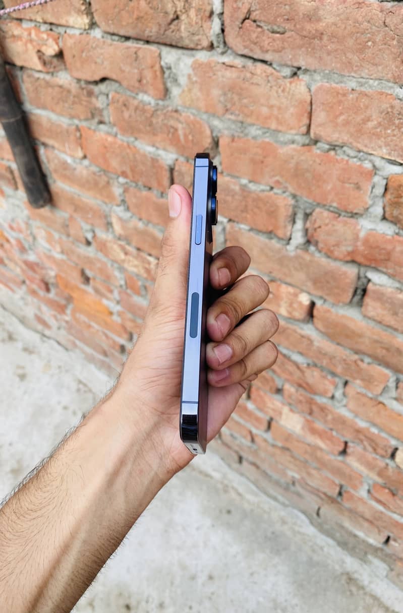 Apple iPhone 14 Pro Max 6