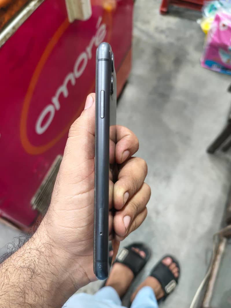 Apple iPhone 11 1