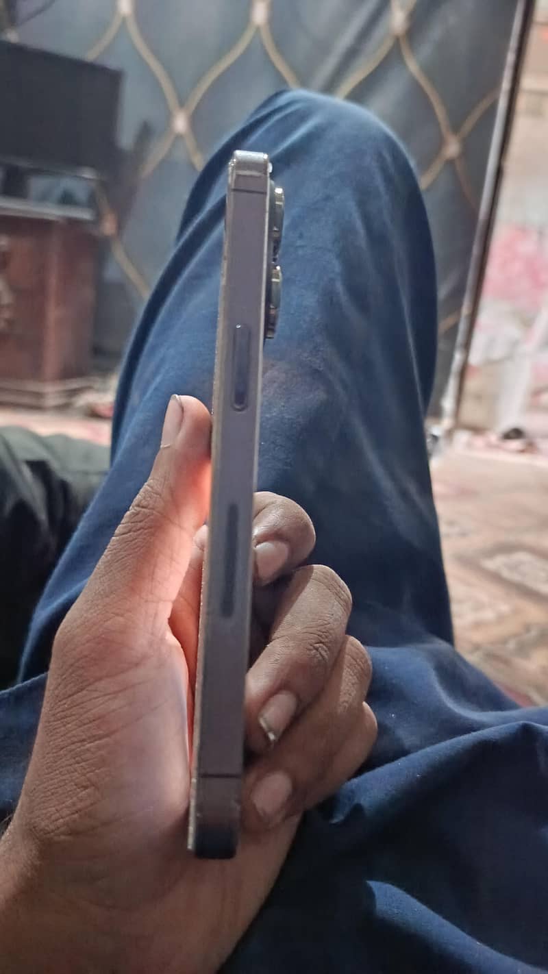 Apple iPhone 14 Pro 1