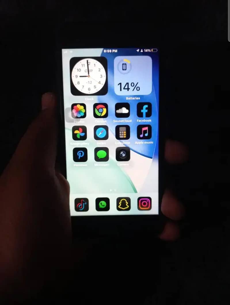 Apple iPhone 8 6