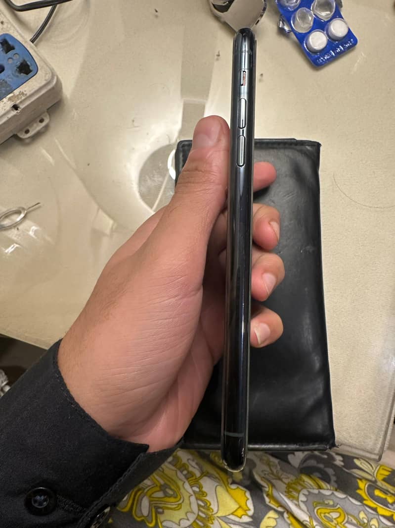 iPhone 11 Pro(PTA) 2