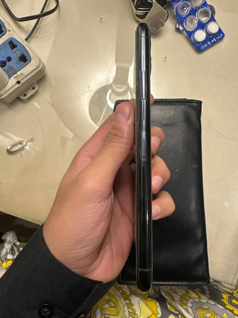 iPhone 11 Pro(PTA) 4