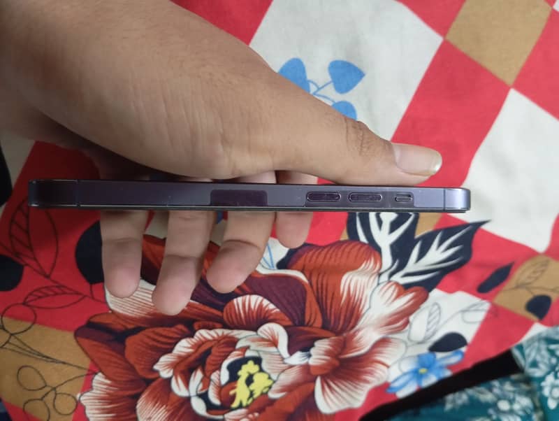 Apple iPhone 14 Pro 3