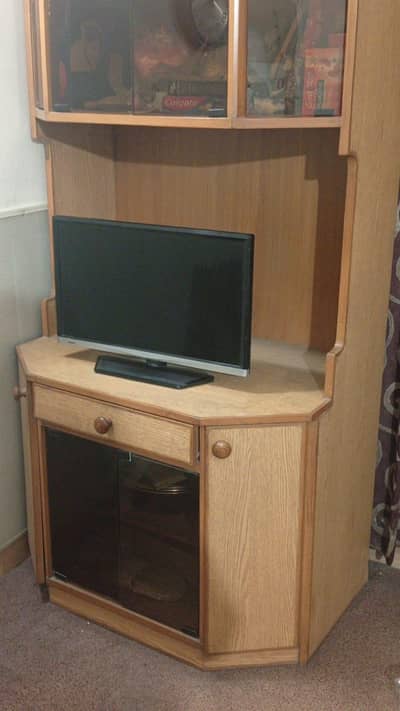 TV trolly plus almaari