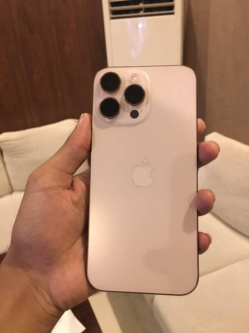 Apple iPhone 16 Pro Max 2
