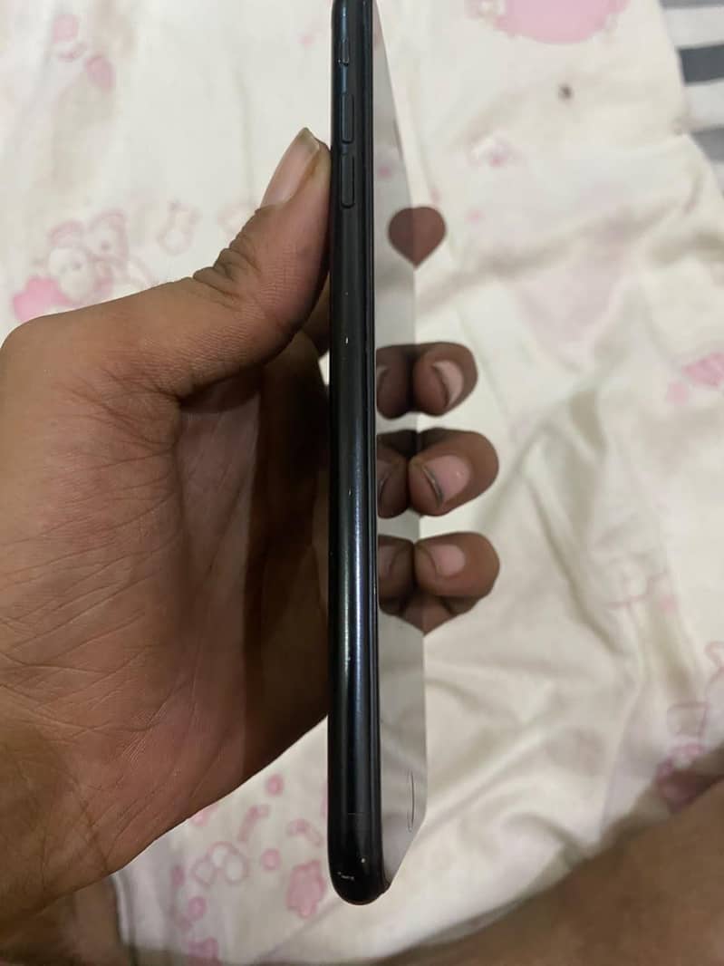 Apple iPhone 7 Plus 3