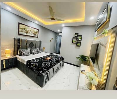Qureen size bed + side tables