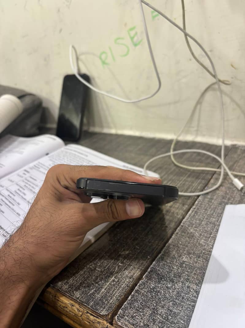 Apple iPhone 14 Pro Max 4