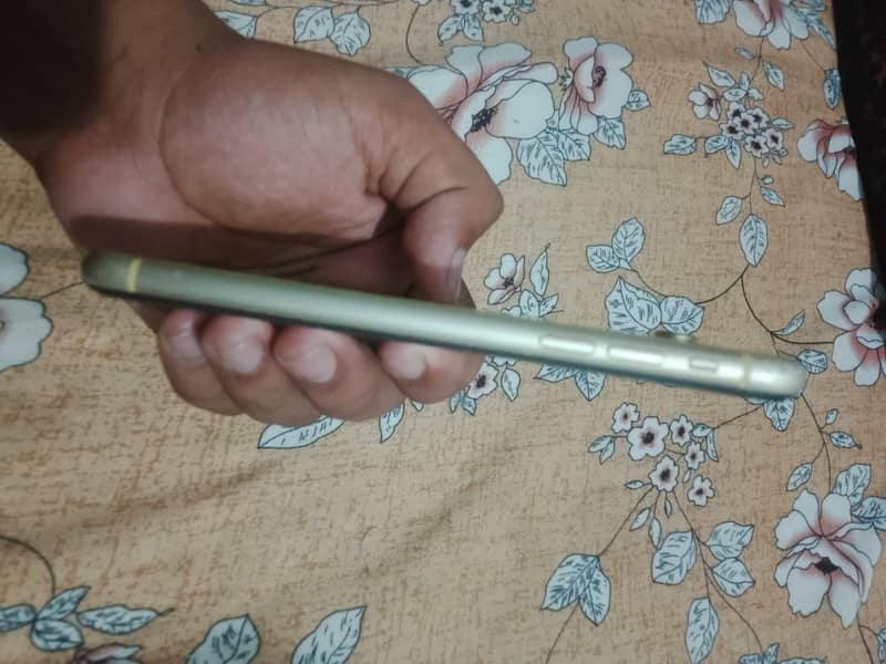 Apple iPhone XR 1