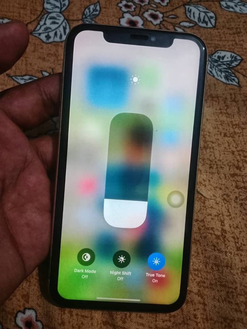 Apple iPhone XR 4