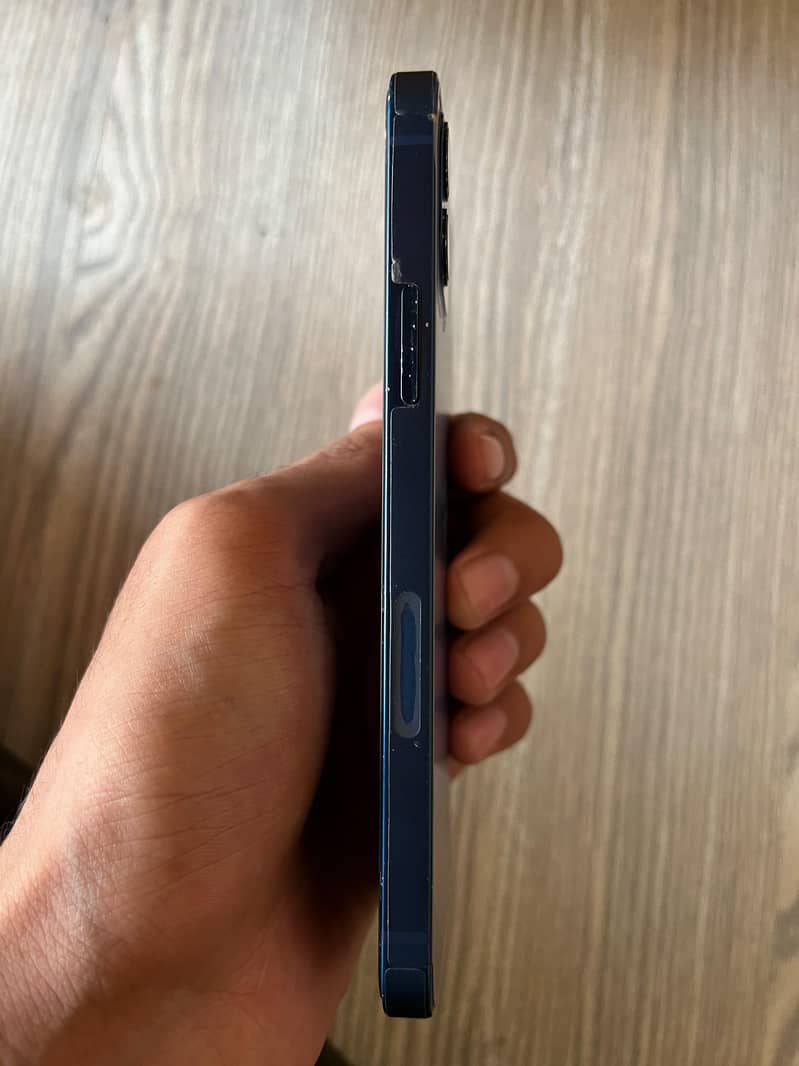 Apple iPhone 12 2