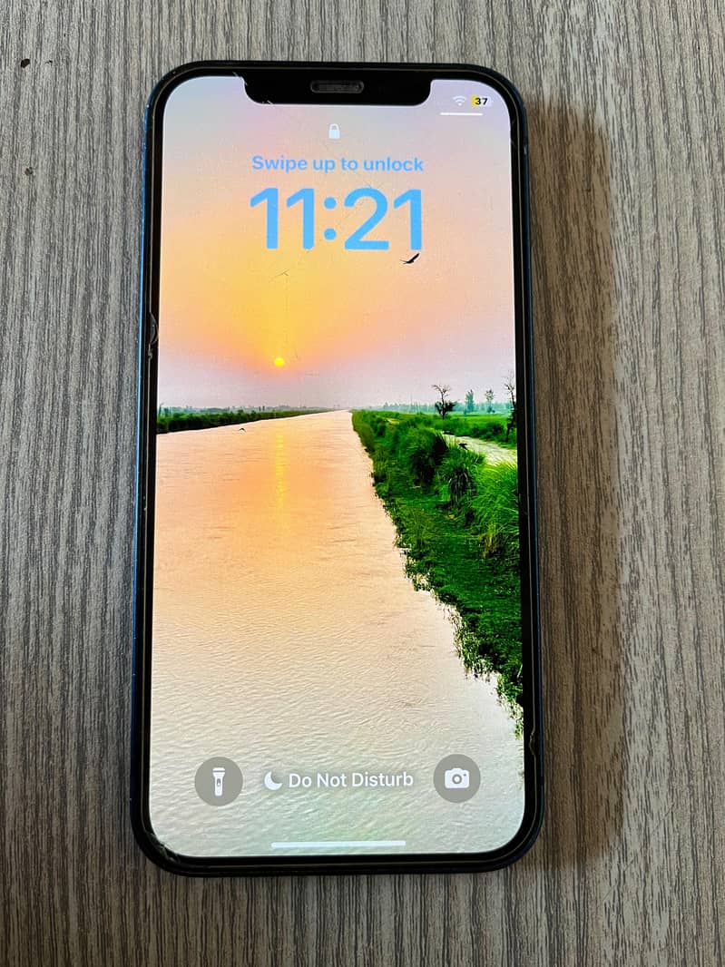 Apple iPhone 12 4