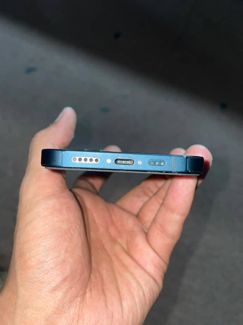 Apple iPhone 13 1