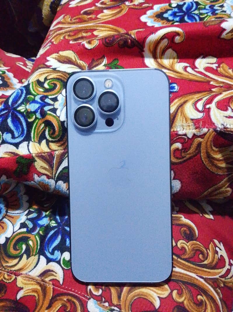 Apple iPhone 13 Pro 1