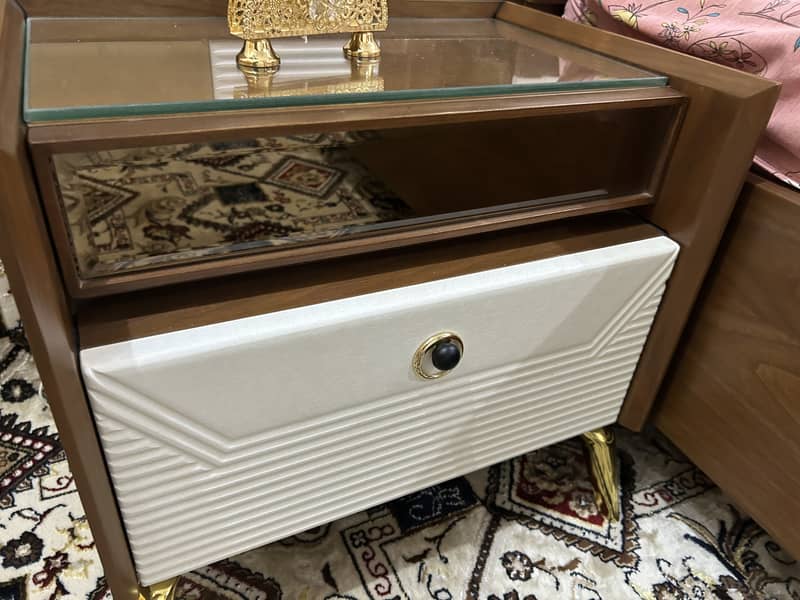 Full-size bed 3
