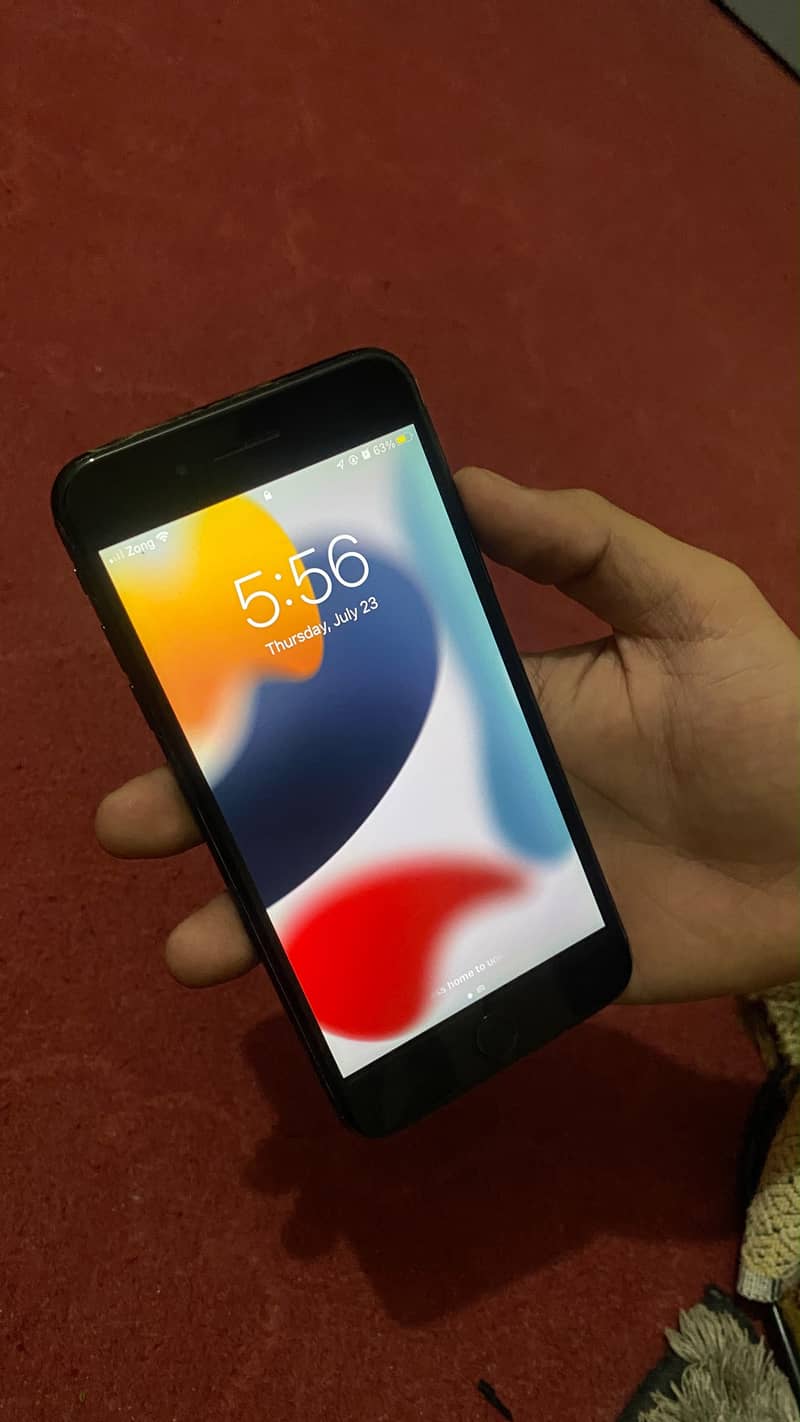 Apple iPhone 7 Plus 1