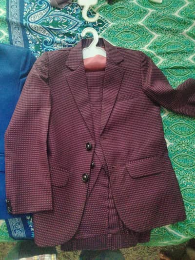 suits or vaskit