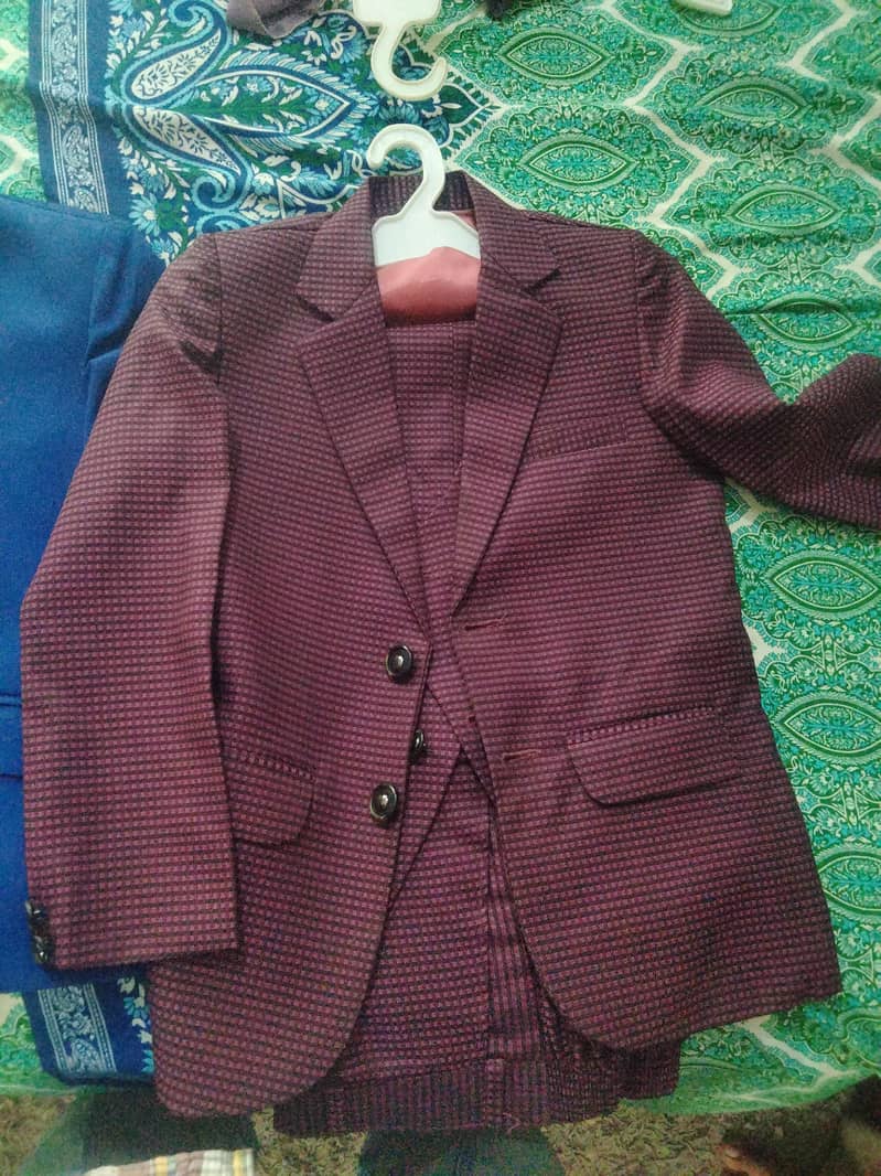 suits or vaskit 0