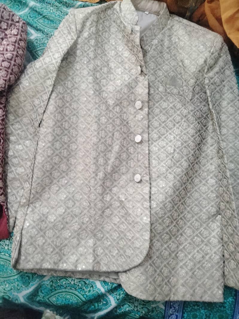 suits or vaskit 4