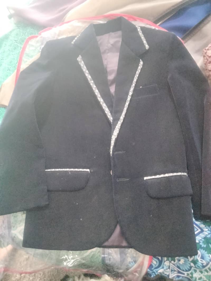 suits or vaskit 10