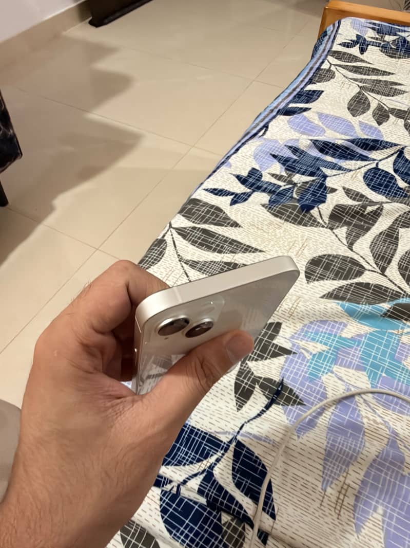 Apple iPhone 14 4