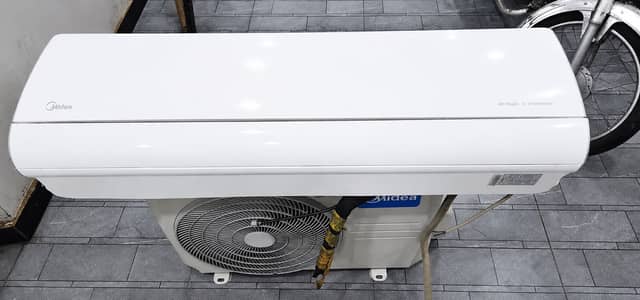 Midea 1.5 Ton Split AC – Used – 10/10 Condition