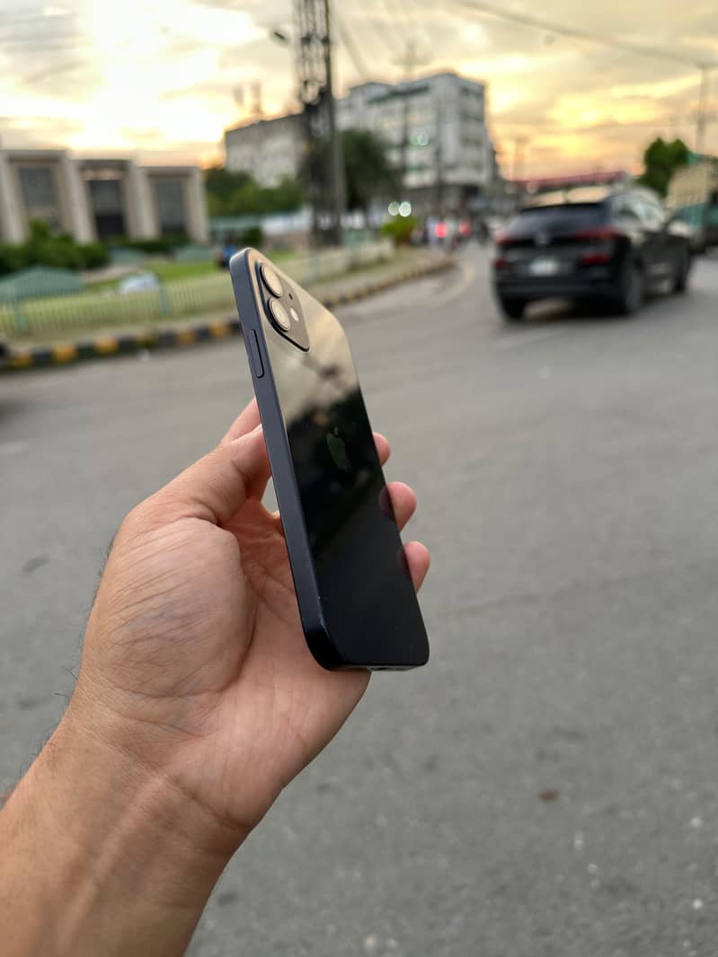 Apple iPhone 12 1