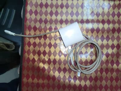 IPHONE 12 CHARGER
