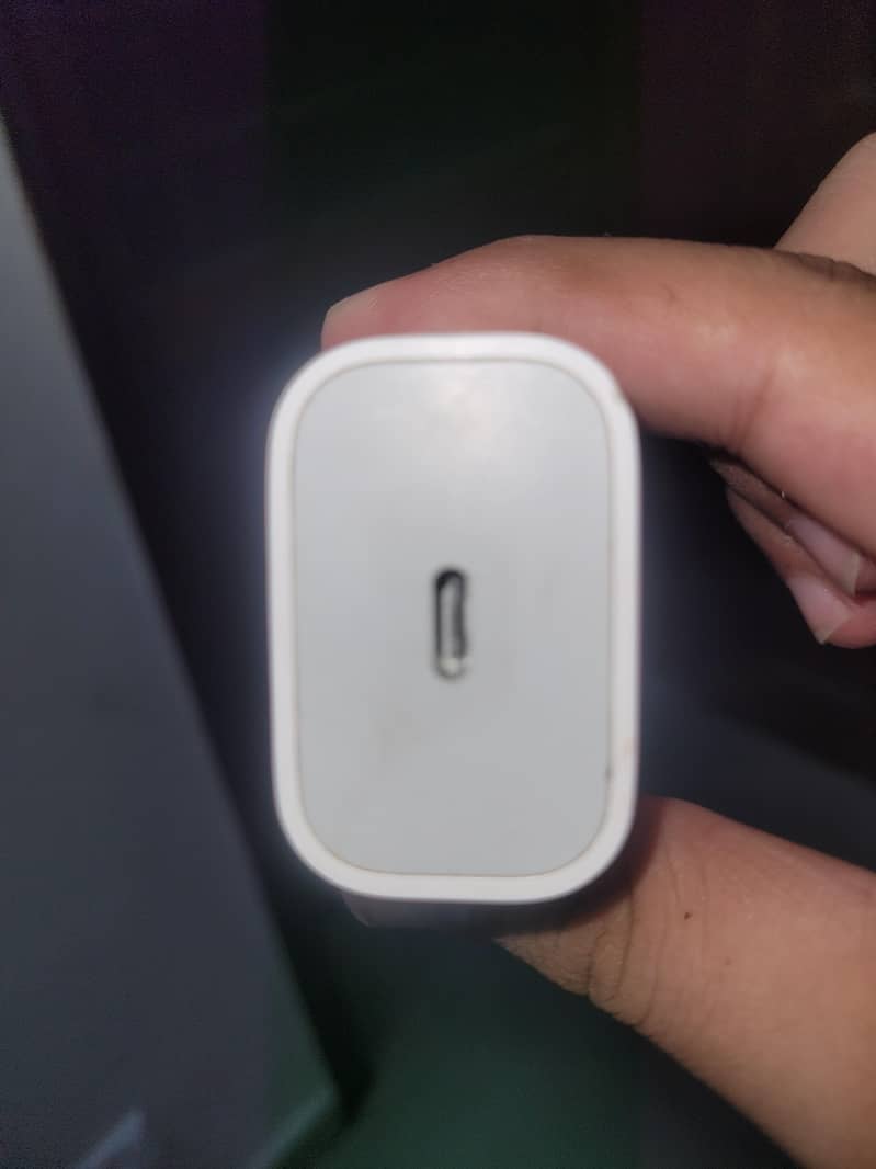 IPHONE  CHARGER 2