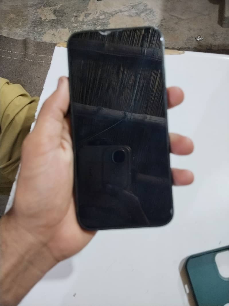 Apple iPhone 13 3